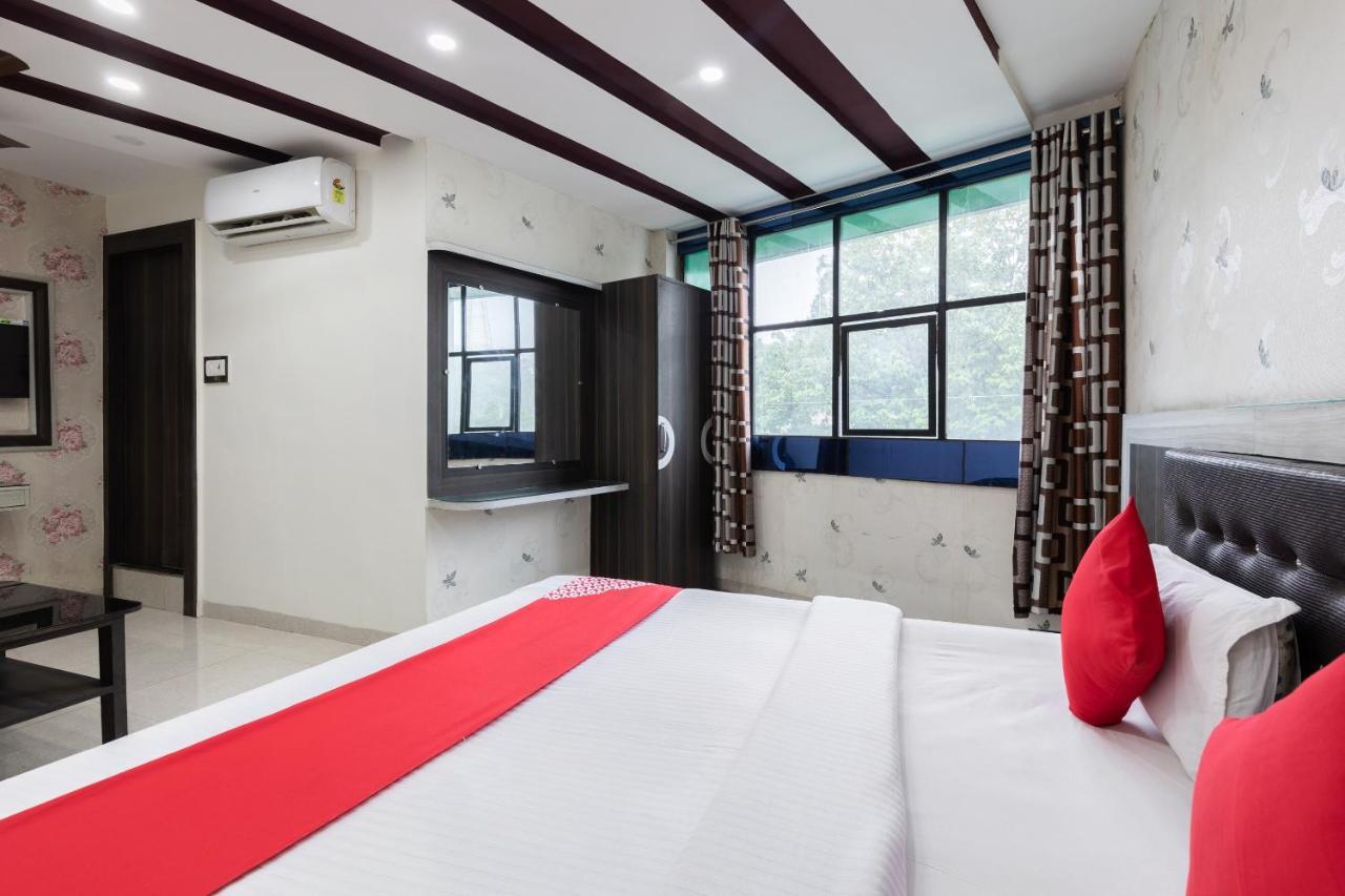 Oyo 45301 Hotel Om Palace Sāgar Exterior photo