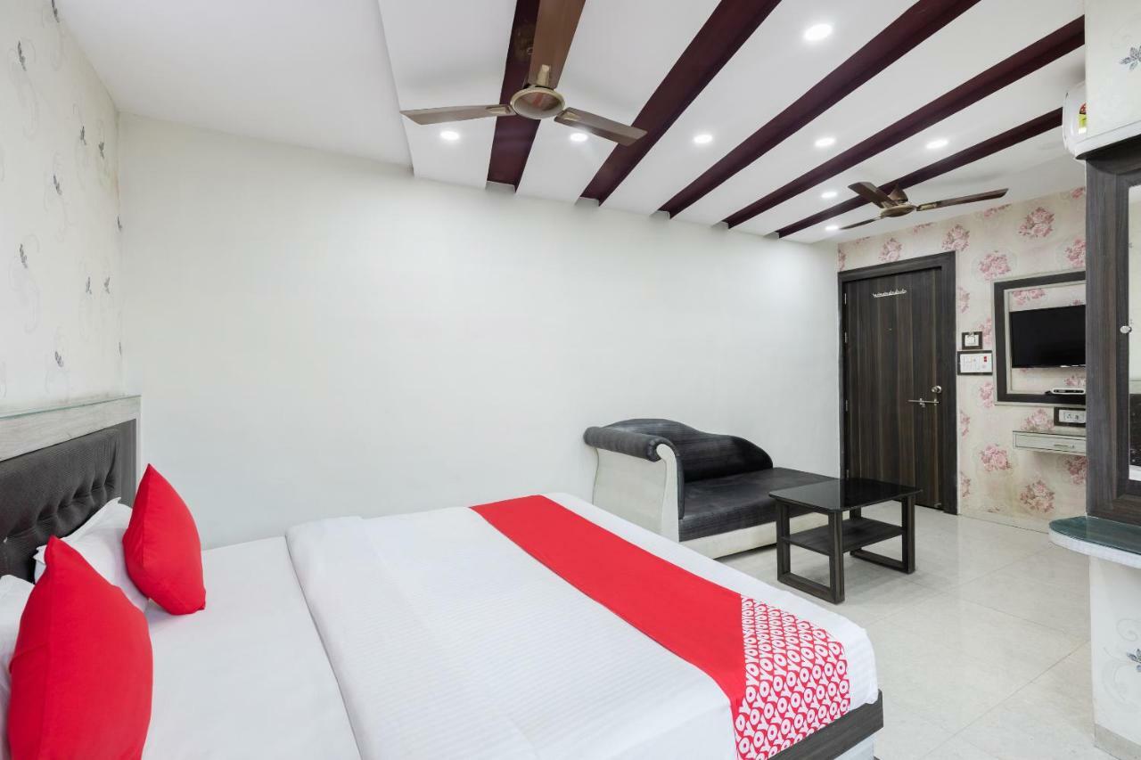 Oyo 45301 Hotel Om Palace Sāgar Exterior photo